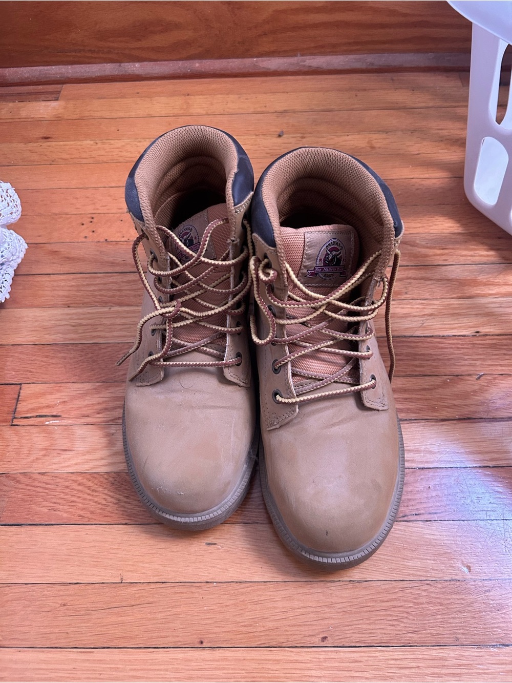 Women’s steel toe boots